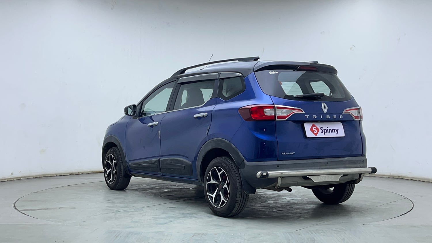 Used 2022 Renault Triber RXZ Dual Tone Petrol Manual exterior LEFT REAR CORNER VIEW