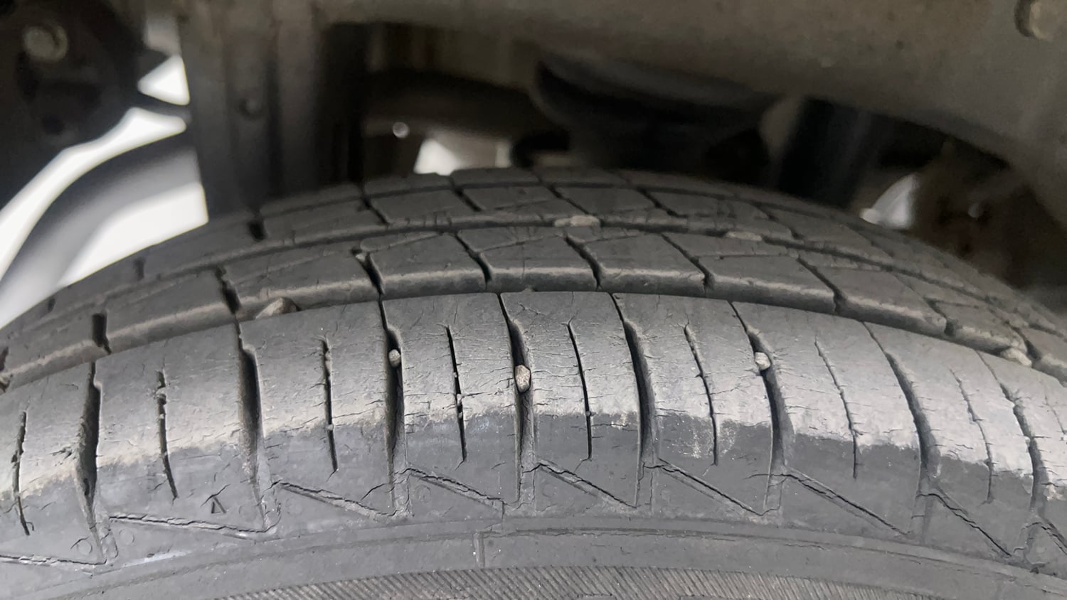 Used 2019 Maruti Suzuki Alto 800 LXi CNG Cng Manual tyres RIGHT REAR TYRE TREAD VIEW