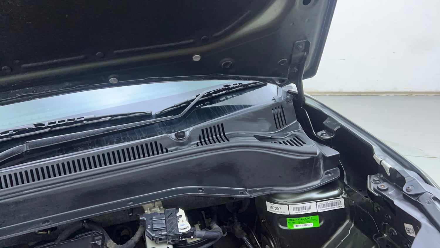 Used 2022 Tata Punch Accomplished AMT Petrol Automatic engine ENGINE LEFT SIDE HINGE & APRON VIEW