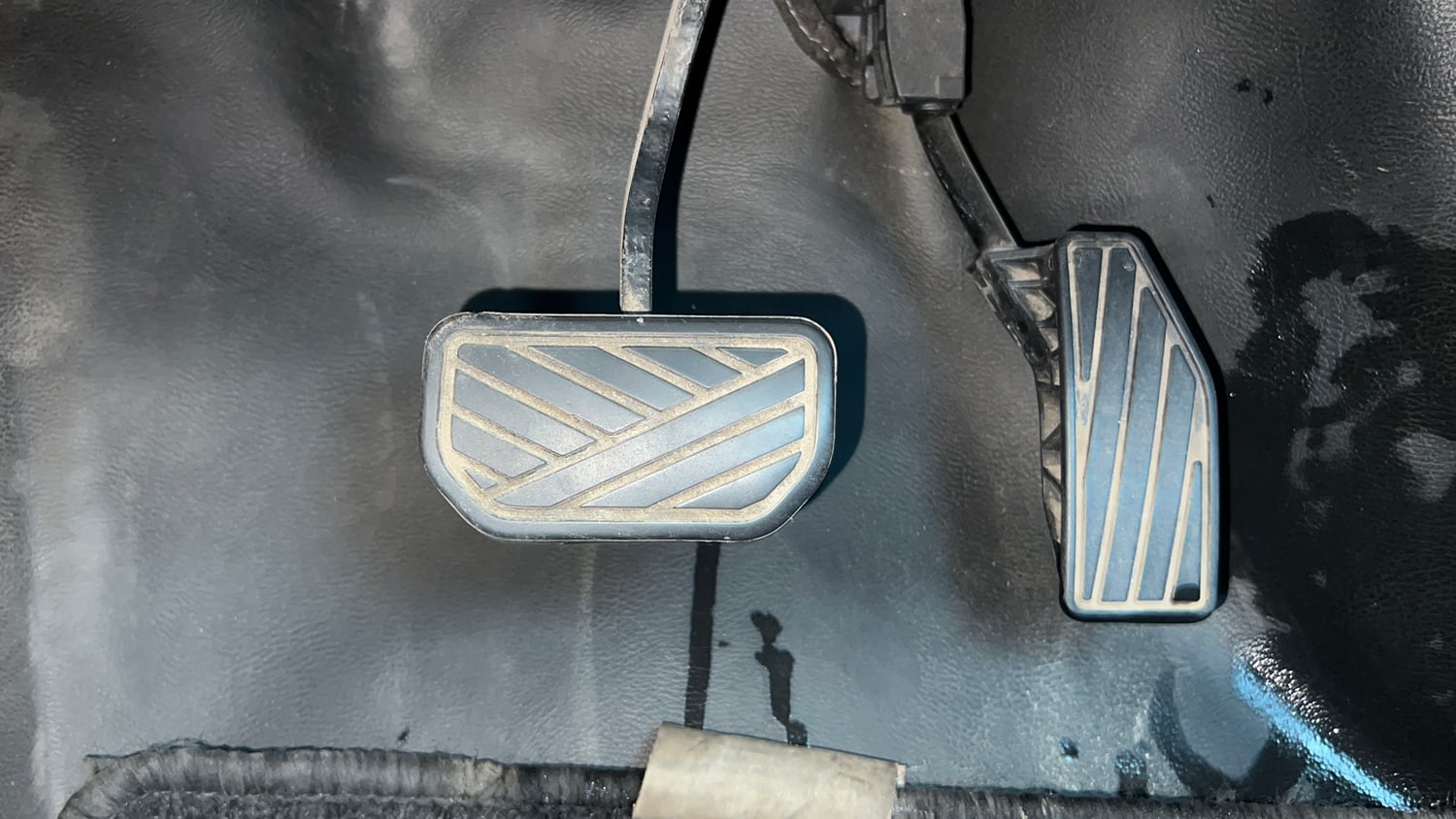 Used 2017 Maruti Suzuki Baleno Zeta 1.2 AT Petrol Automatic interior PEDALS VIEW