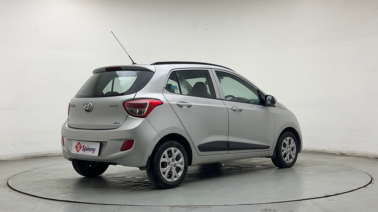 Used 2016 Hyundai Grand i10 Sportz 1.2 Kappa VTVT Petrol Manual exterior RIGHT REAR CORNER VIEW