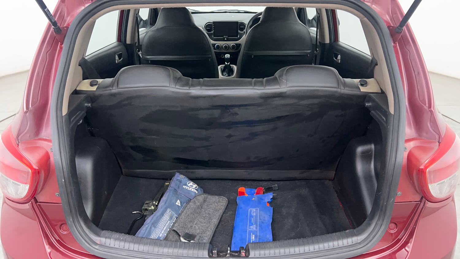 Used 2015 Hyundai Grand i10 Sportz 1.2 Kappa VTVT Petrol Manual interior DICKY INSIDE VIEW