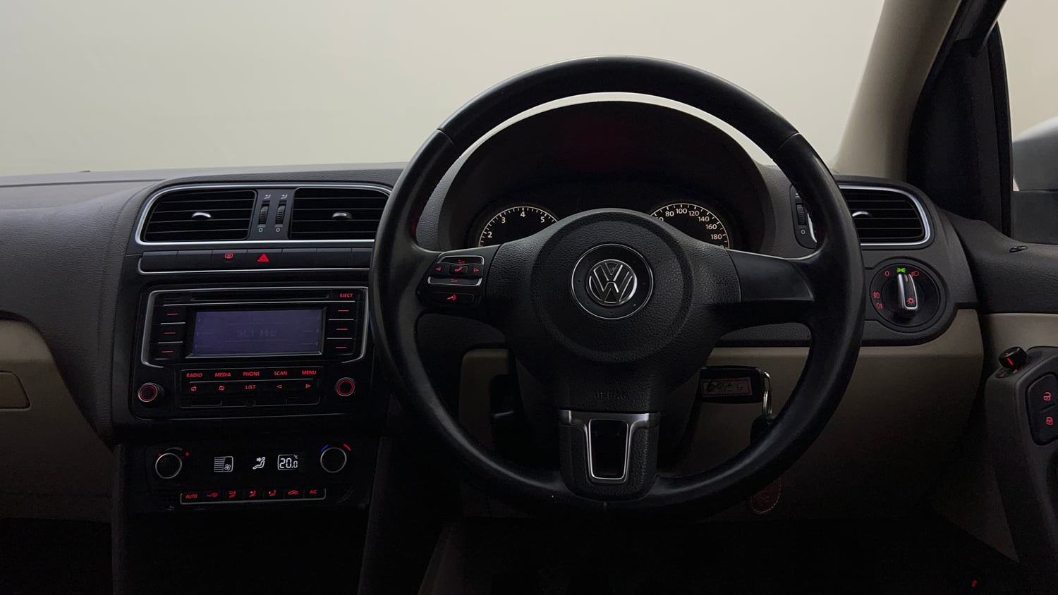 Used 2014 Volkswagen Vento Highline Petrol Petrol Manual interior STEERING VIEW