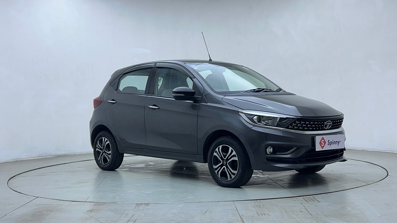 Used 2022 Tata Tiago XZ Plus CNG Cng Manual exterior RIGHT FRONT CORNER VIEW
