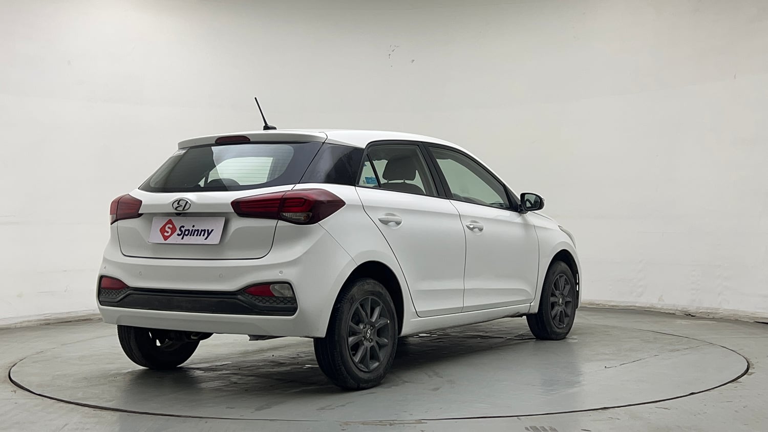 Used 2019 Hyundai Elite i20 Sportz Plus 1.2 CVT Petrol Automatic exterior RIGHT REAR CORNER VIEW