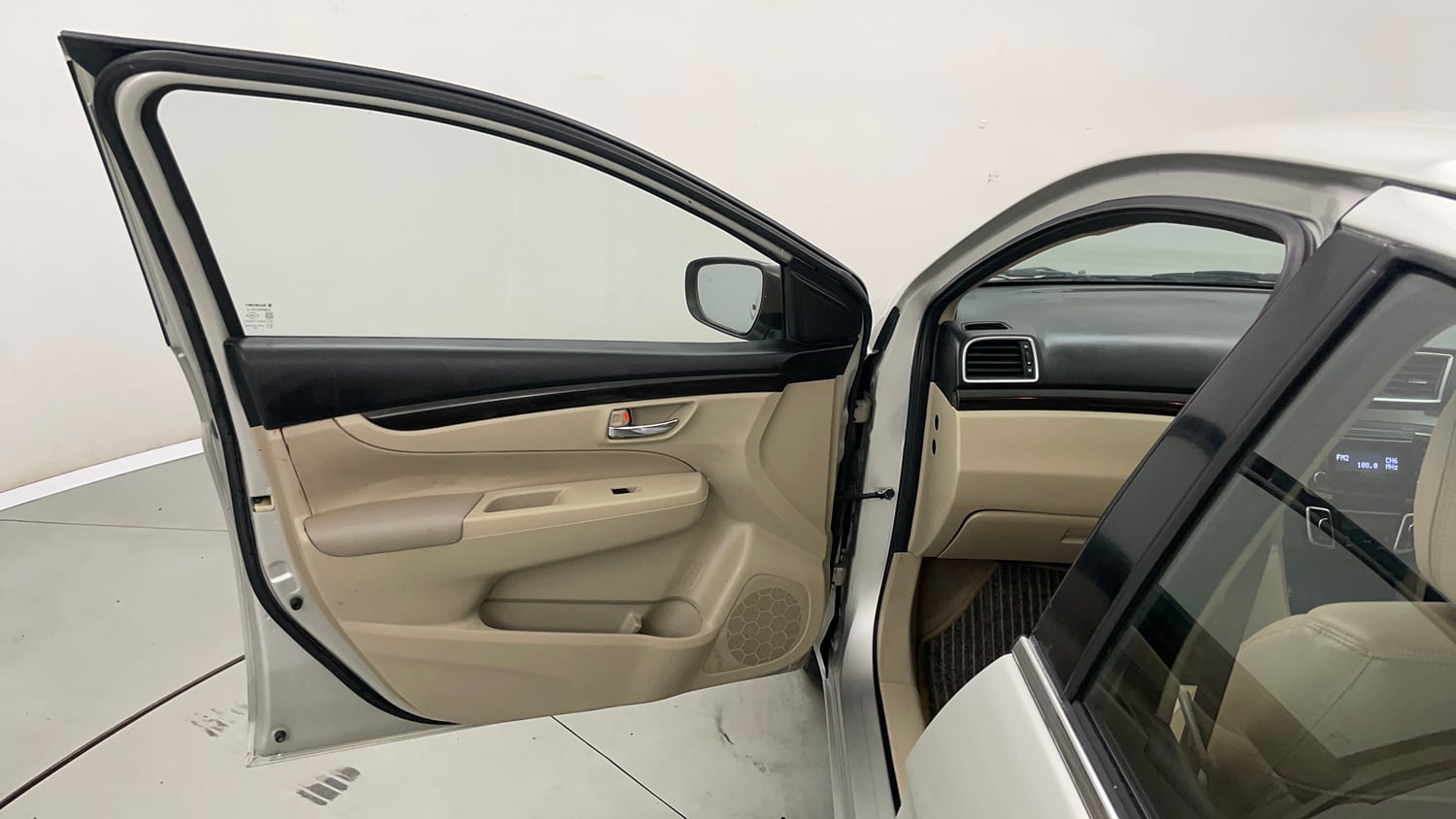 Used 2016 Maruti Suzuki Ciaz VXi+ Petrol Manual interior LEFT FRONT DOOR OPEN VIEW