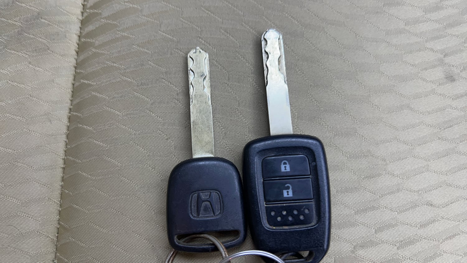 Used 2016 Honda Jazz SV Petrol Petrol Manual extra CAR KEY VIEW