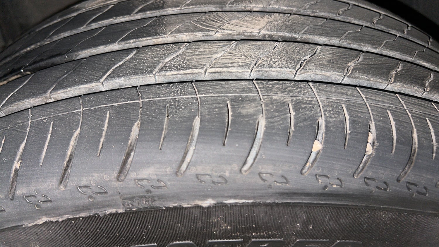 Used 2025 Honda Elevate ZX CVT Petrol Automatic tyres LEFT FRONT TYRE TREAD VIEW