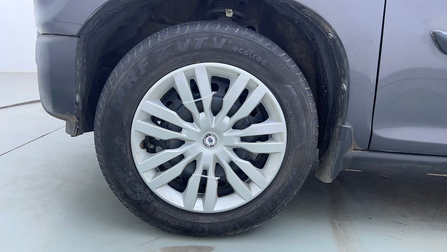 Used 2021 Maruti Suzuki S-Presso VXi AMT Petrol Automatic tyres LEFT FRONT TYRE RIM VIEW