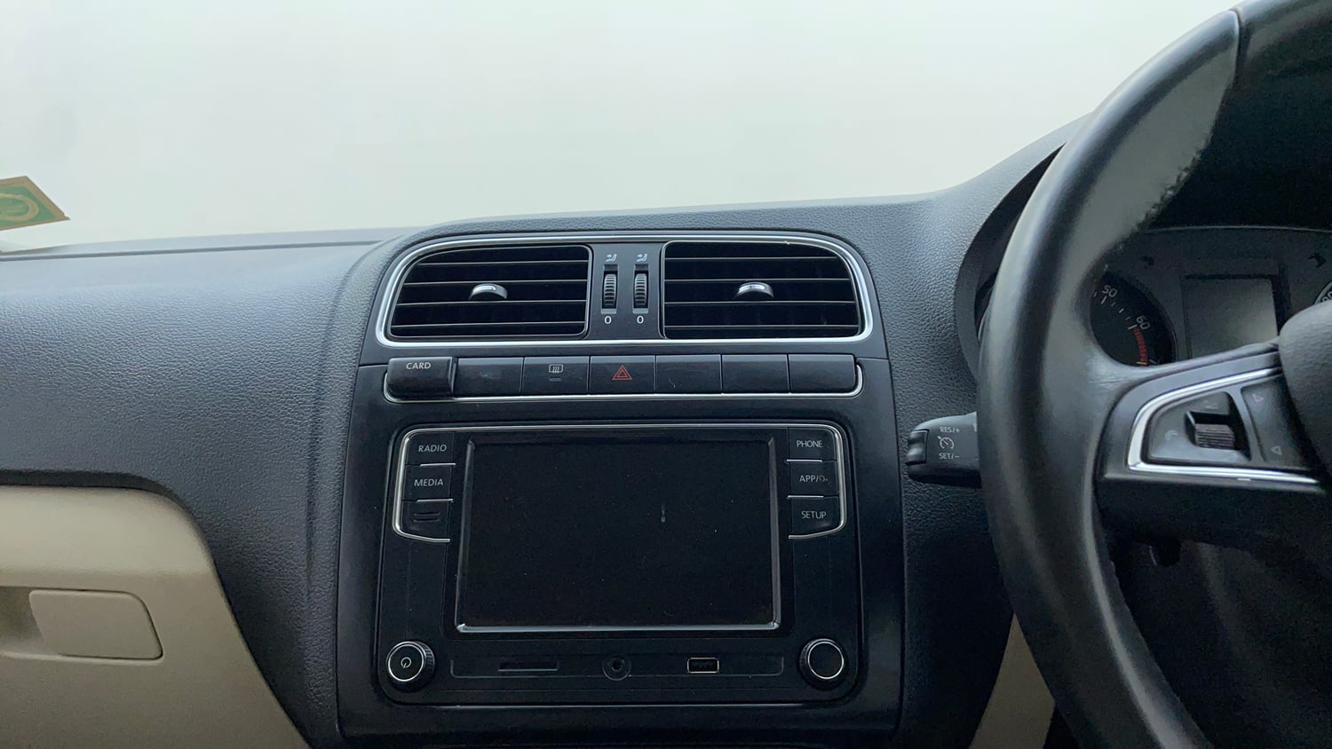 Used 2018 Skoda Rapid Style 1.6 MPI Petrol Manual top_features Integrated (in-dash) music system