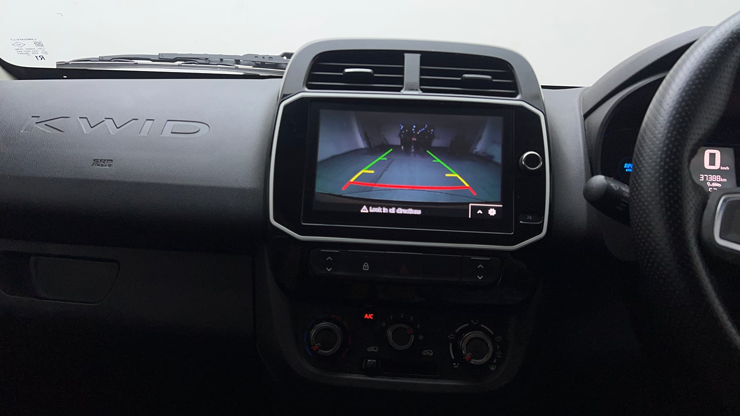 Used 2022 Renault Kwid CLIMBER AMT Petrol Automatic top_features Rear camera
