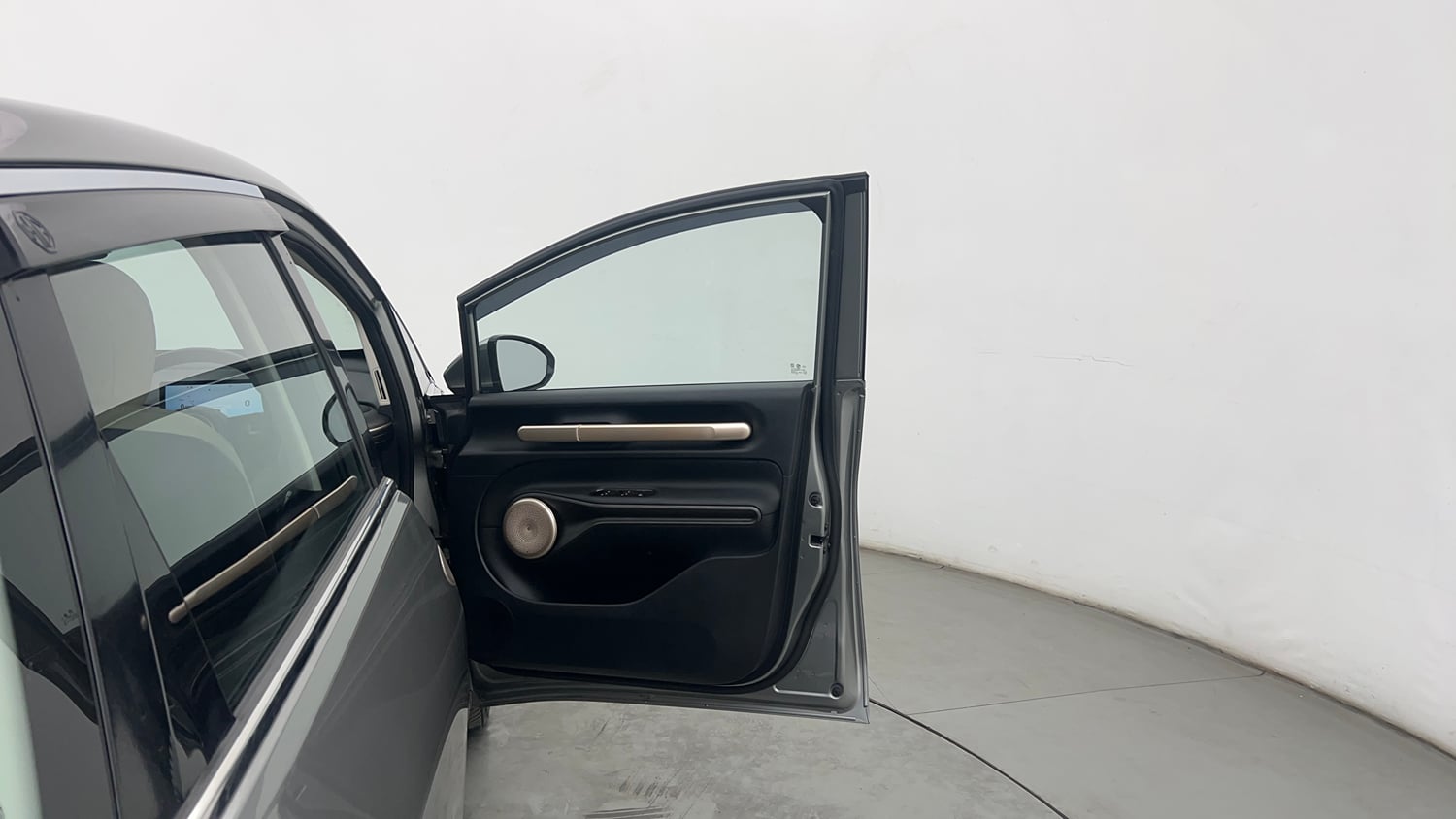 Used 2026 MG Motors Windsor EV Essence Pro Electric Automatic interior RIGHT FRONT DOOR OPEN VIEW