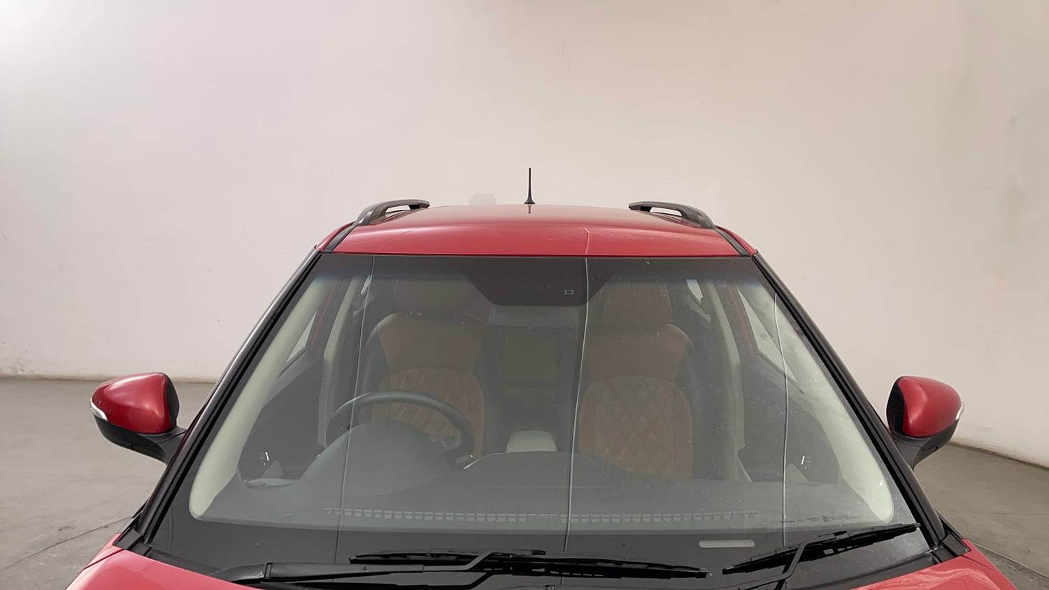 Used 2021 Mahindra XUV 300 W8 1.2 Petrol Petrol Manual exterior FRONT WINDSHIELD VIEW