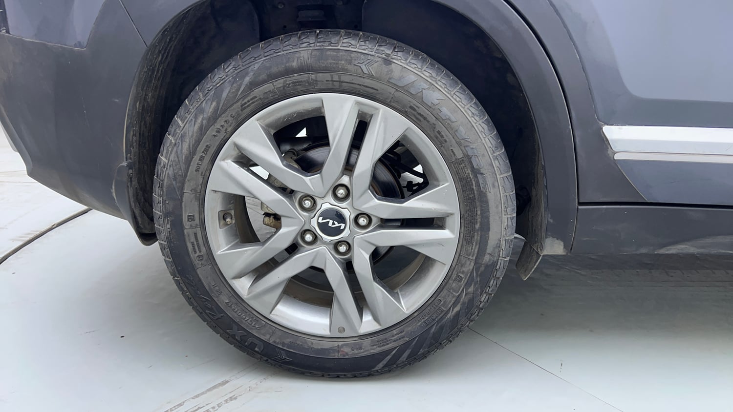 Used 2022 Kia Seltos HTX 1.5 Petrol Manual tyres RIGHT REAR TYRE RIM VIEW