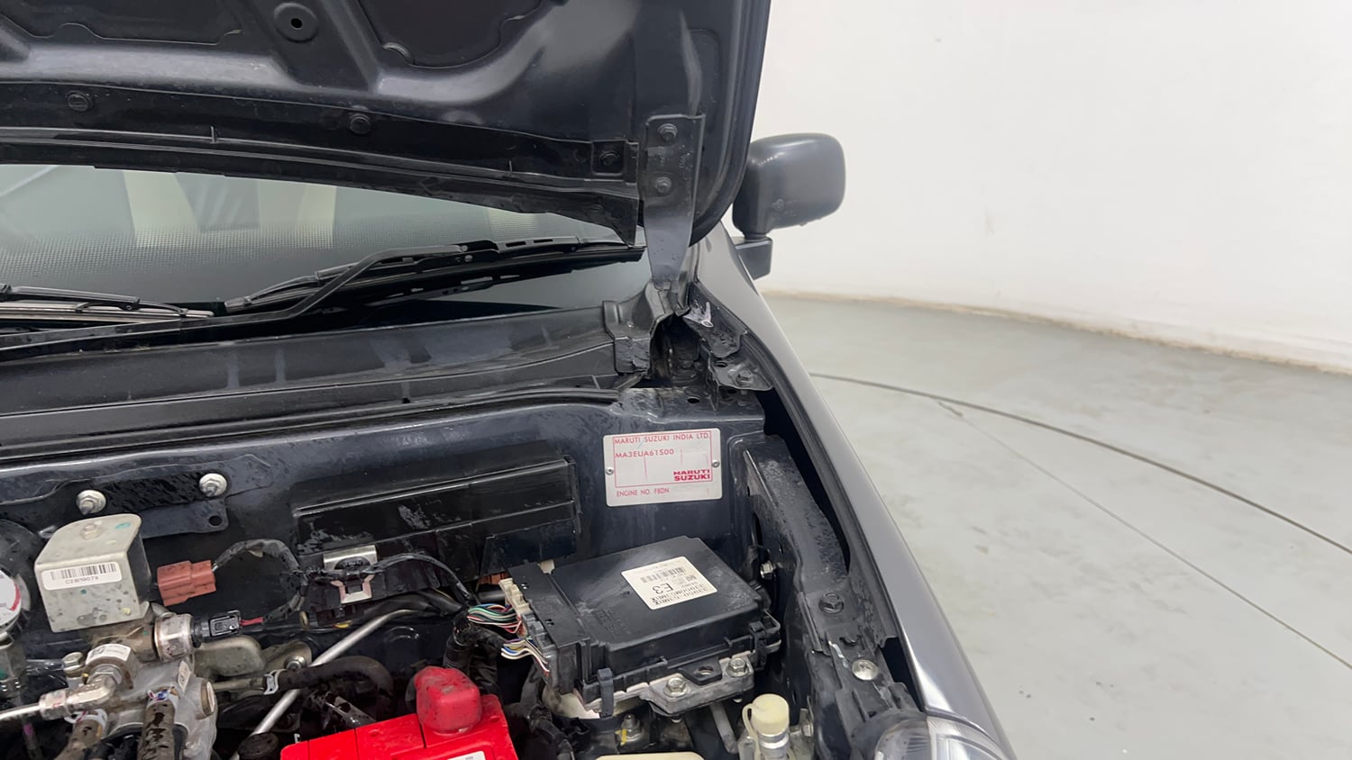 Used 2019 Maruti Suzuki Alto 800 LXi CNG Cng Manual engine ENGINE LEFT SIDE HINGE & APRON VIEW