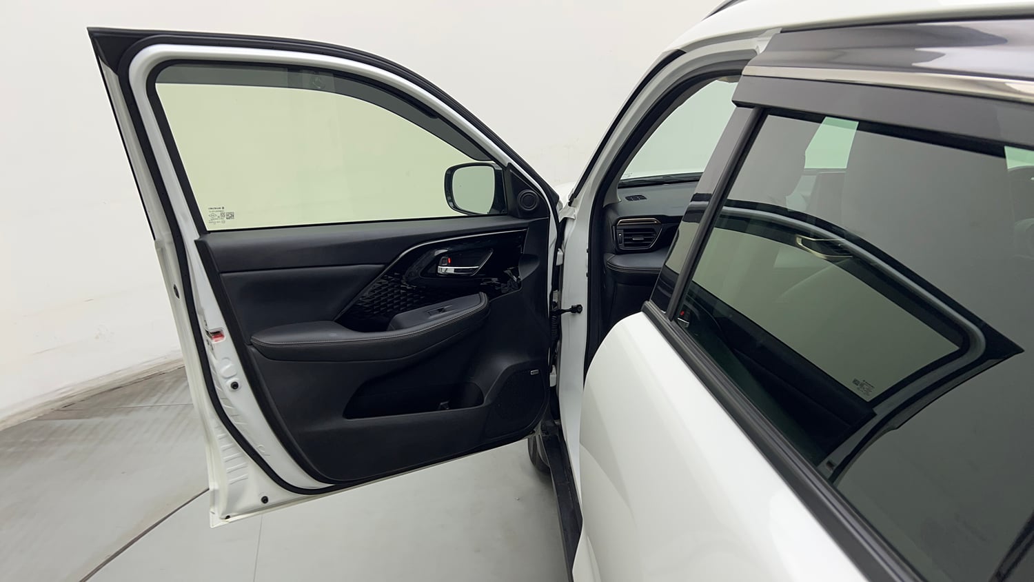 Used 2025 Maruti Suzuki Victoris ZXI+ (O) THS 2W Hybrid Automatic interior LEFT FRONT DOOR OPEN VIEW