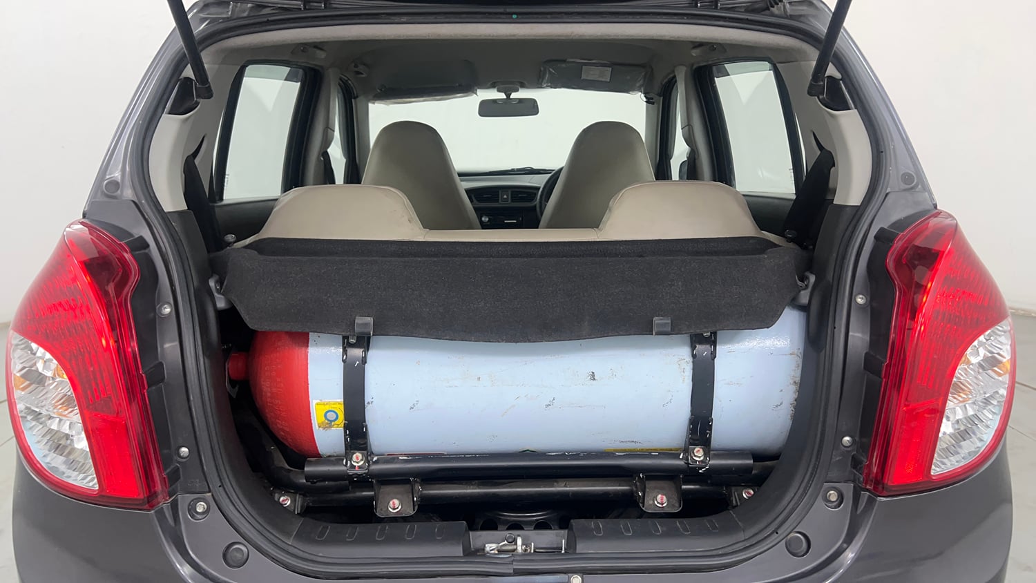 Used 2019 Maruti Suzuki Alto 800 LXi CNG Cng Manual interior DICKY INSIDE VIEW