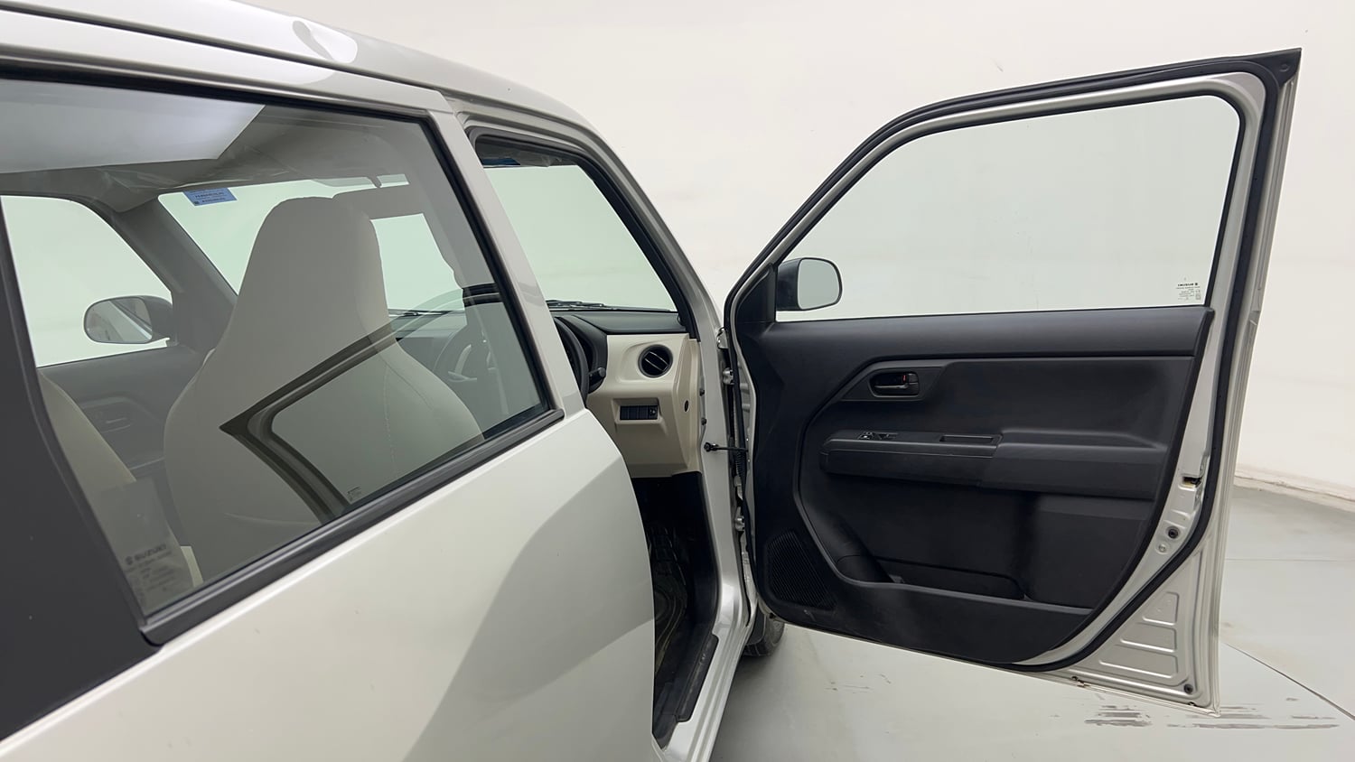Used 2019 Maruti Suzuki Wagon R LXi 1.0 Petrol Manual interior RIGHT FRONT DOOR OPEN VIEW