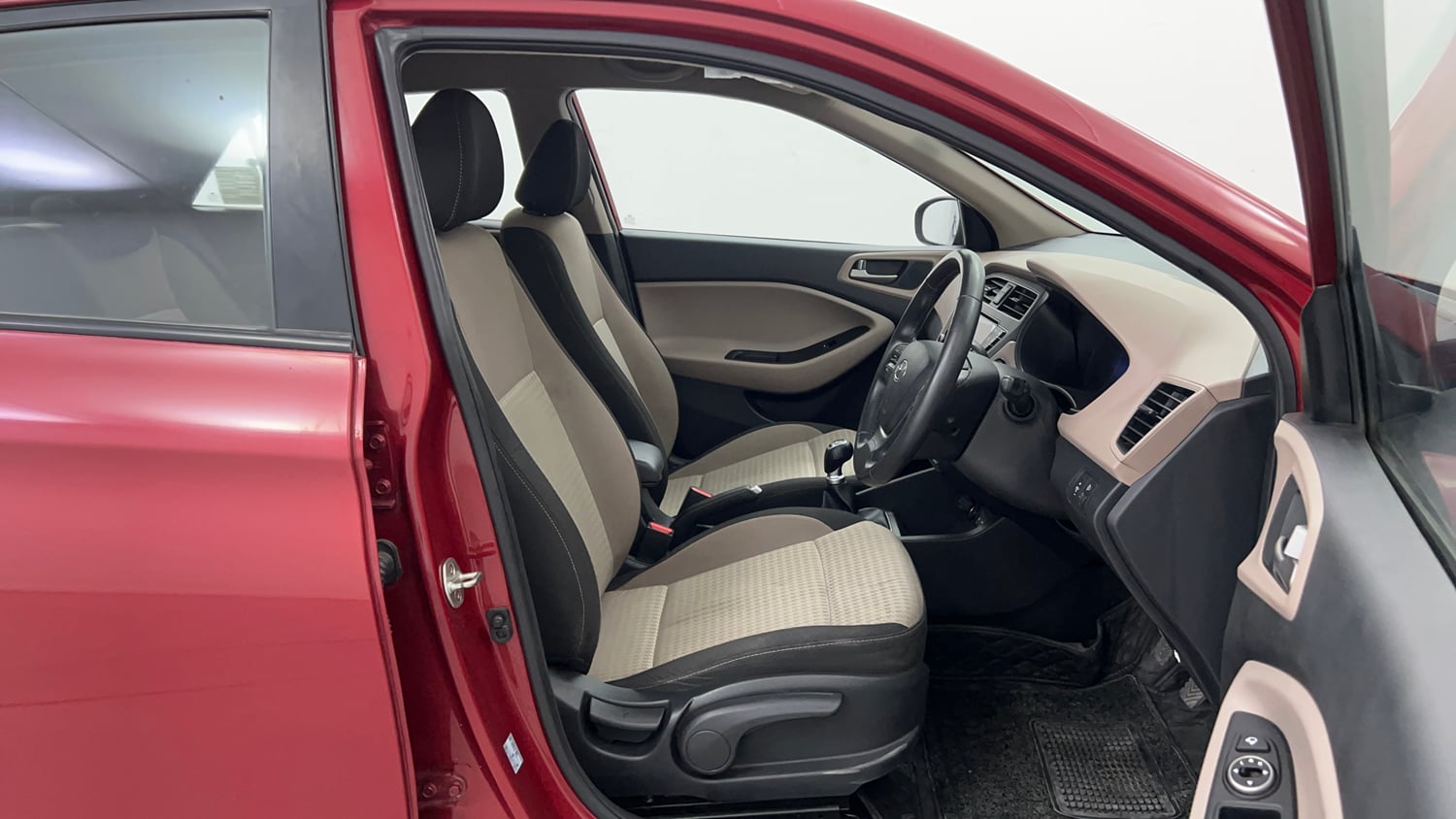 Used 2018 Hyundai Elite i20 Asta 1.2 (O) Petrol Manual interior RIGHT SIDE FRONT DOOR CABIN VIEW