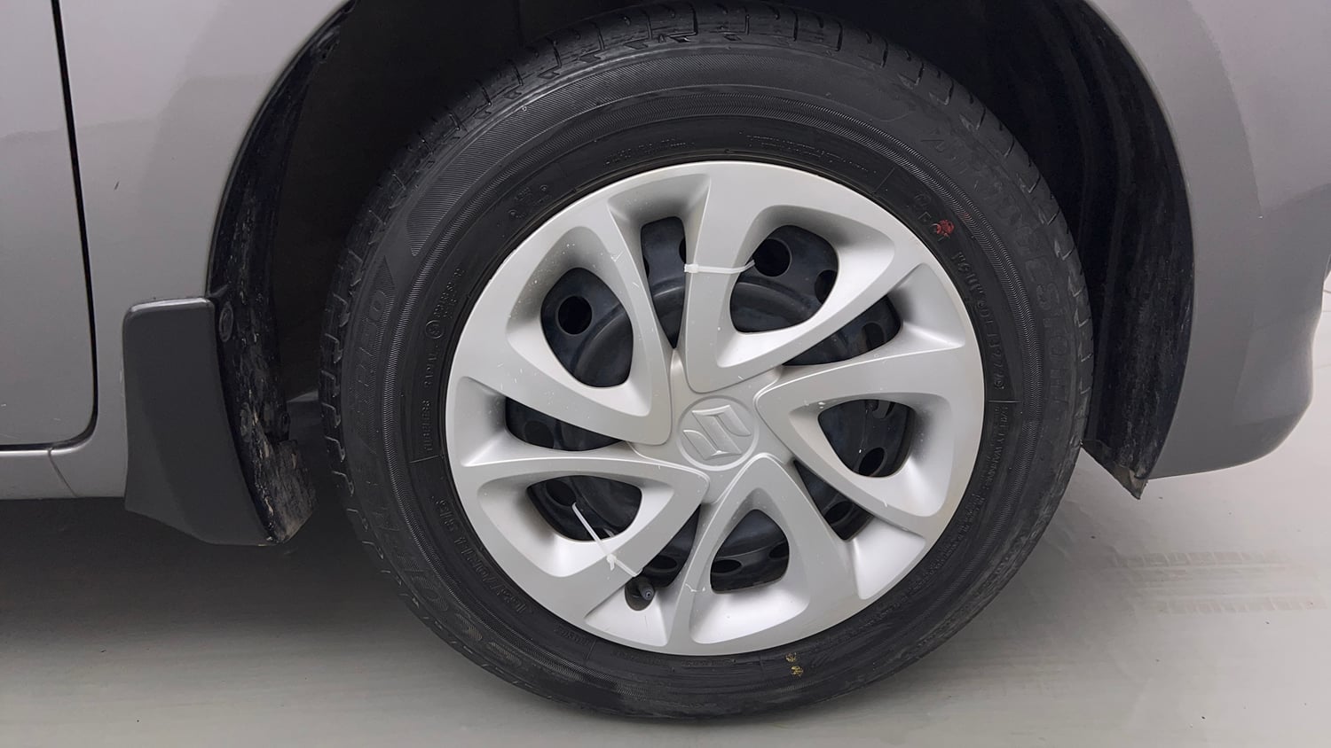 Used 2022 Maruti Suzuki Celerio ZXi Petrol Manual tyres RIGHT FRONT TYRE RIM VIEW