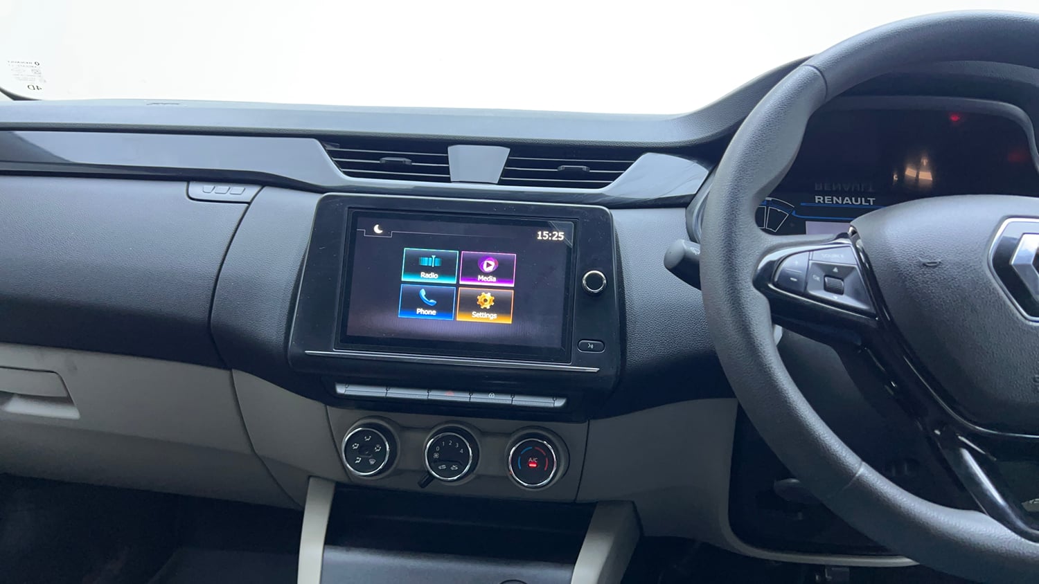 Used 2022 Renault Triber Limited Edition AMT Petrol Automatic interior MUSIC SYSTEM & AC CONTROL VIEW