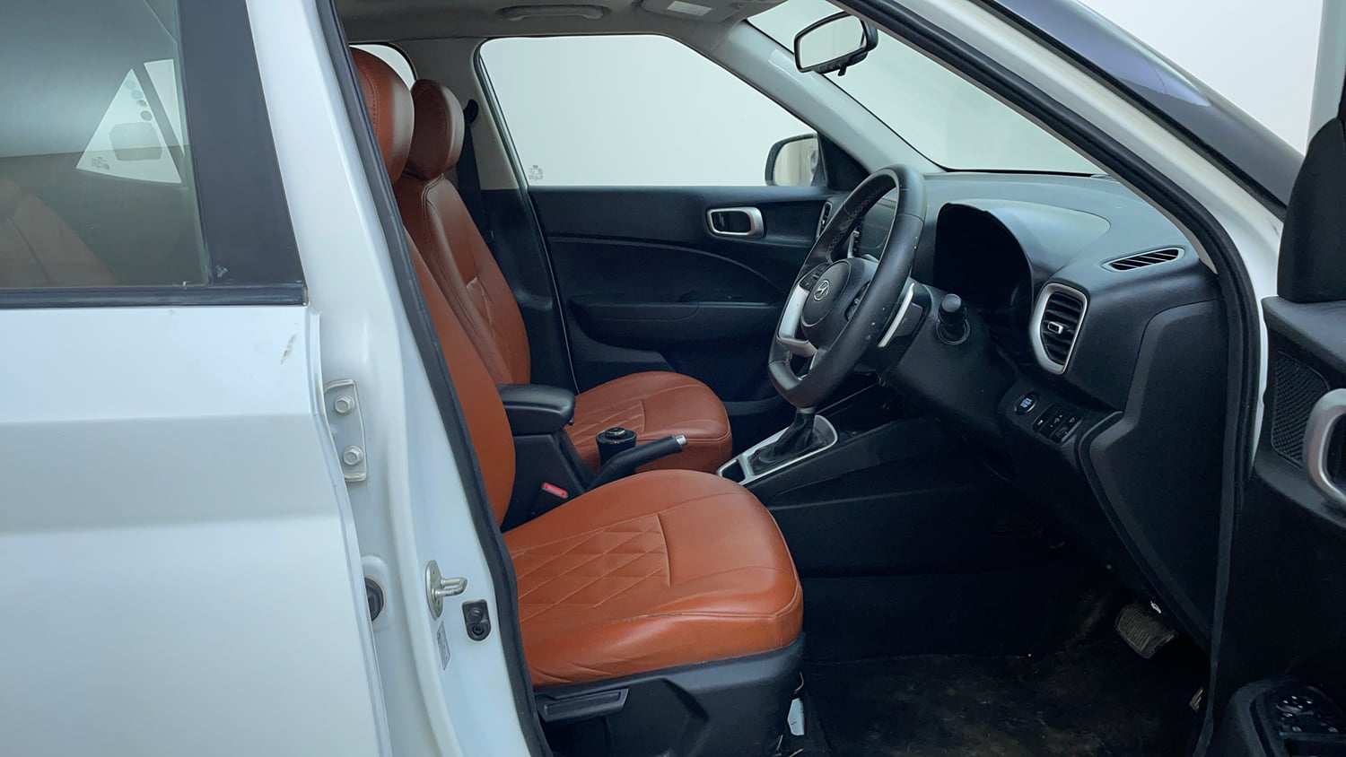 Used 2021 Hyundai Venue SX Plus 1.0 Turbo DCT Petrol Automatic interior RIGHT SIDE FRONT DOOR CABIN VIEW