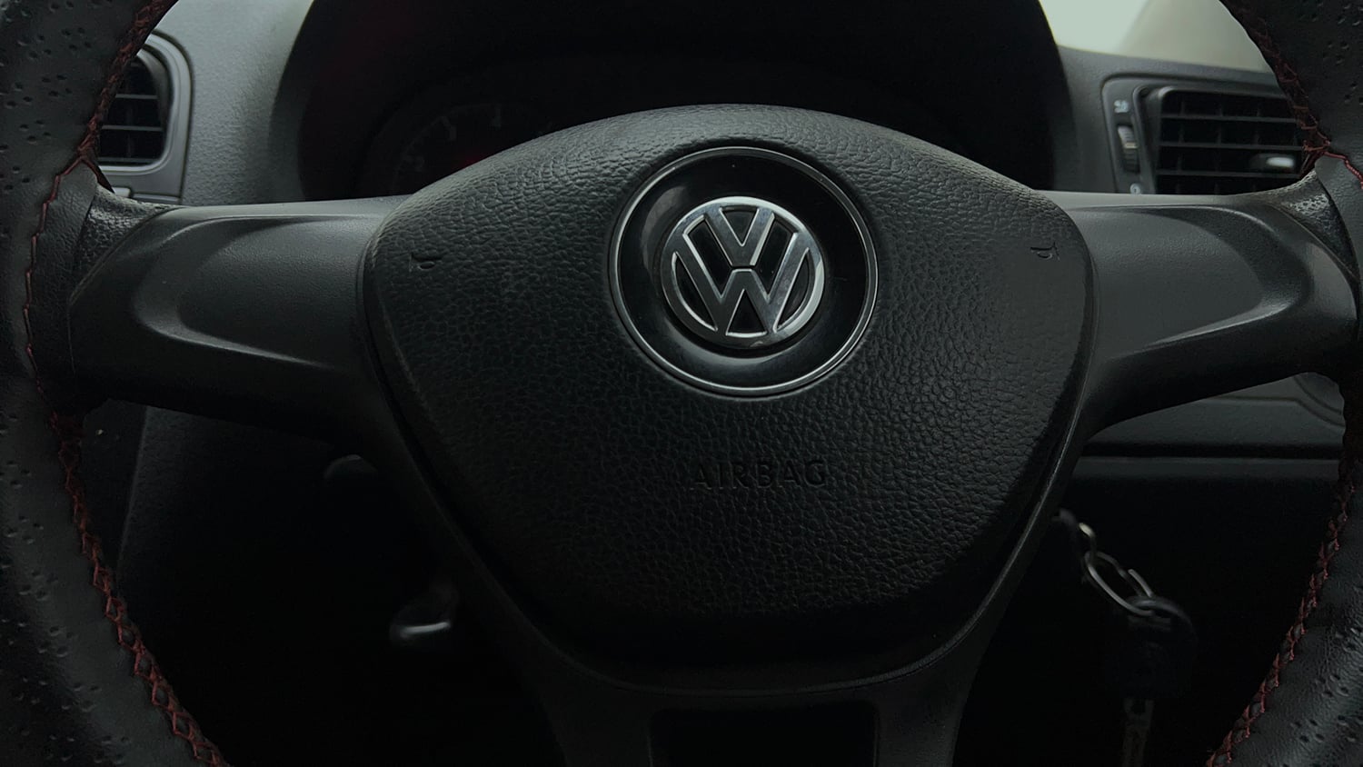 Used 2014 Volkswagen Polo Comfortline 1.2L (P) Petrol Manual top_features Airbags