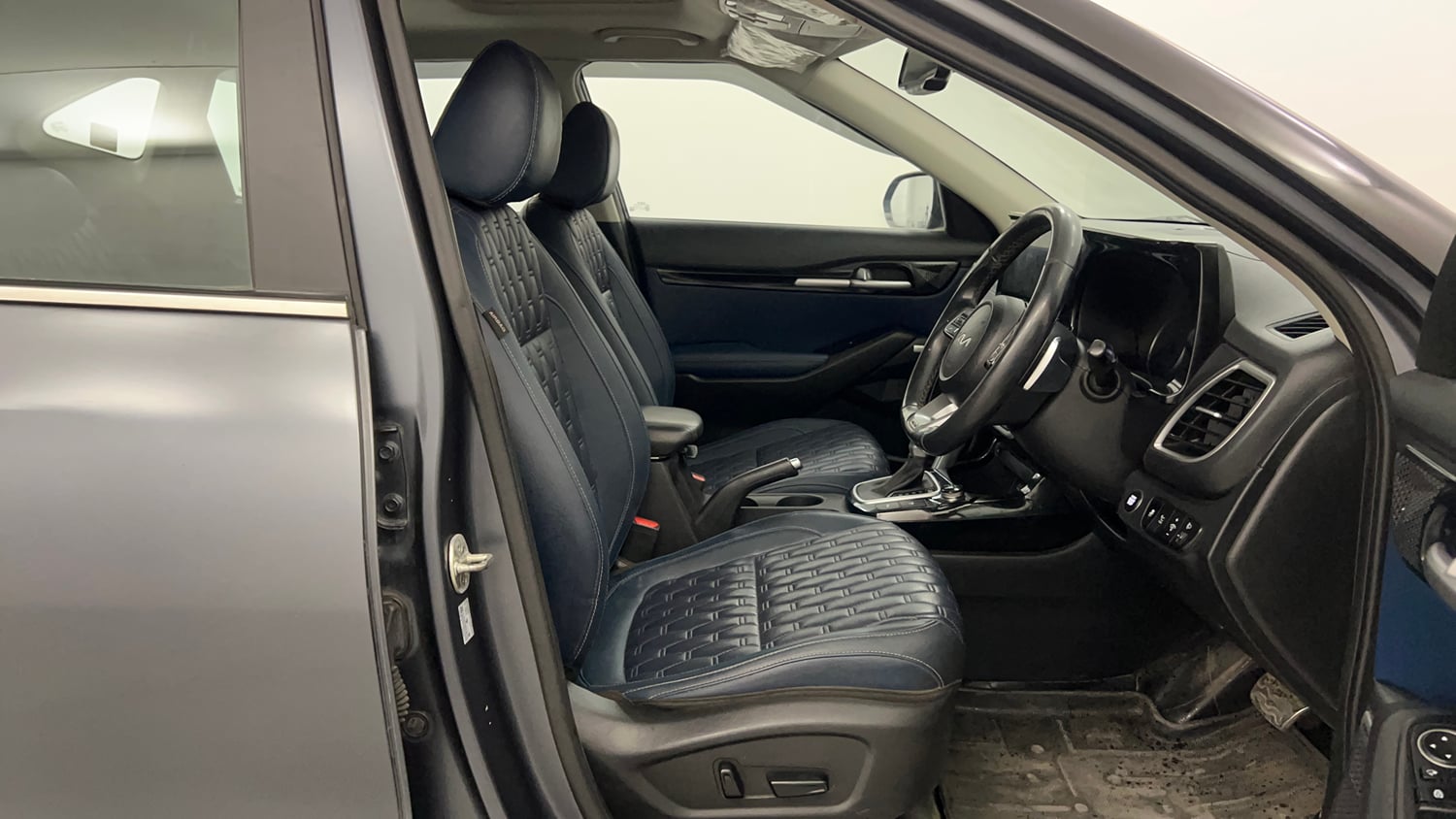 Used 2022 Kia Seltos X Line 1.4 DCT Petrol Automatic interior RIGHT SIDE FRONT DOOR CABIN VIEW