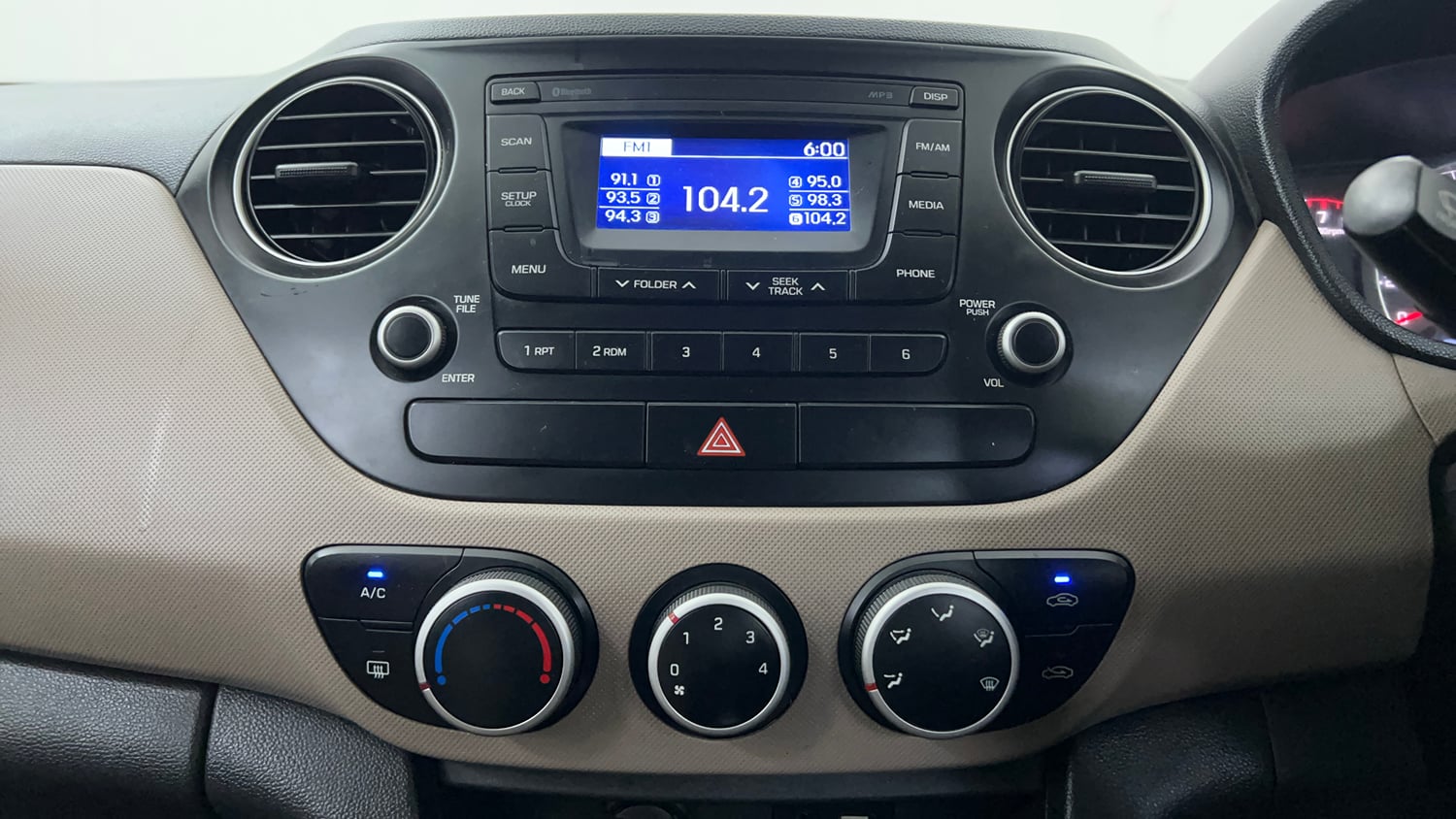 Used 2016 Hyundai Grand i10 Sportz 1.2 Kappa VTVT Petrol Manual interior MUSIC SYSTEM & AC CONTROL VIEW