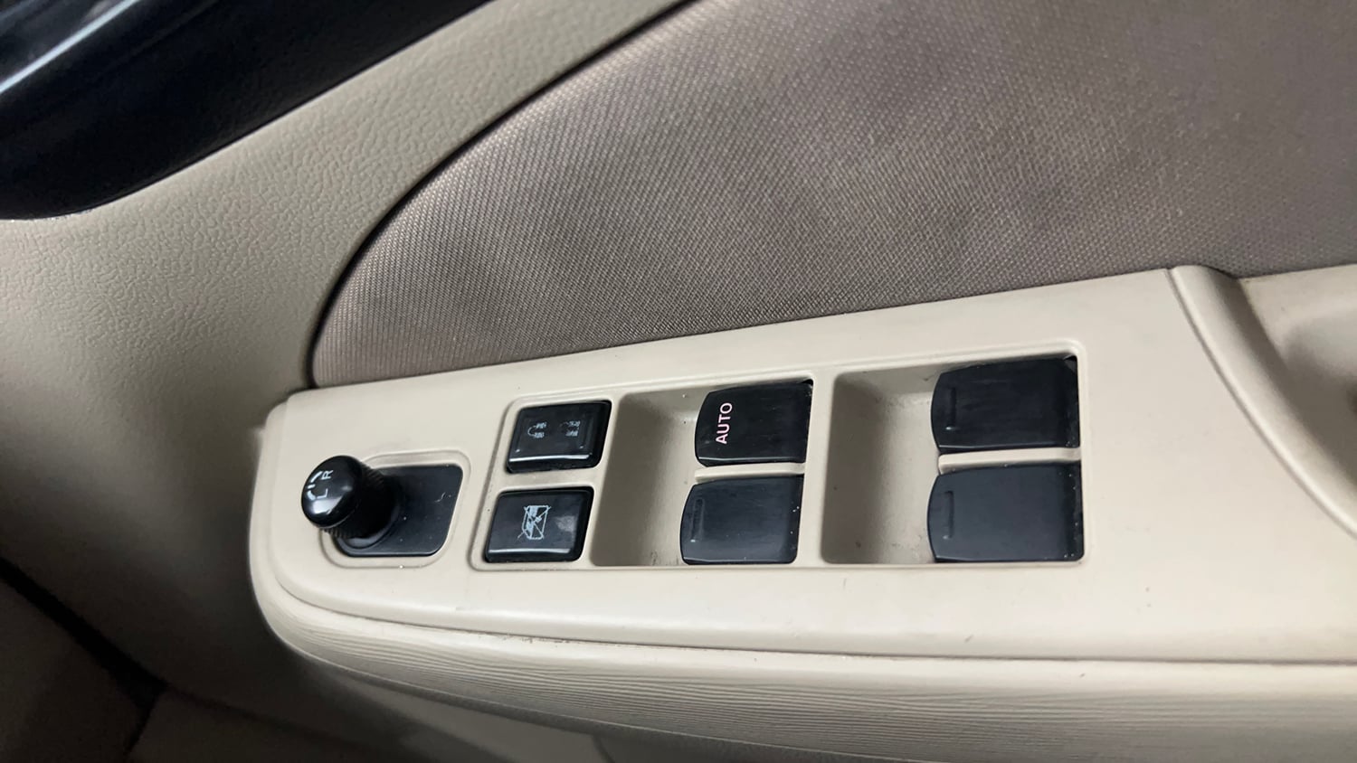 Used 2018 Maruti Suzuki Dzire VXi Petrol Manual top_features Adjustable ORVM