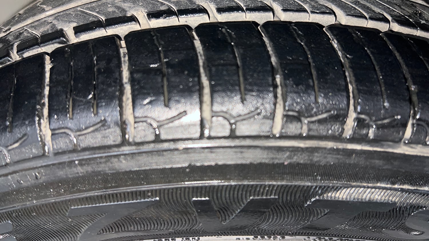 Used 2013 Maruti Suzuki Alto K10 VXi Petrol Manual tyres RIGHT FRONT TYRE TREAD VIEW