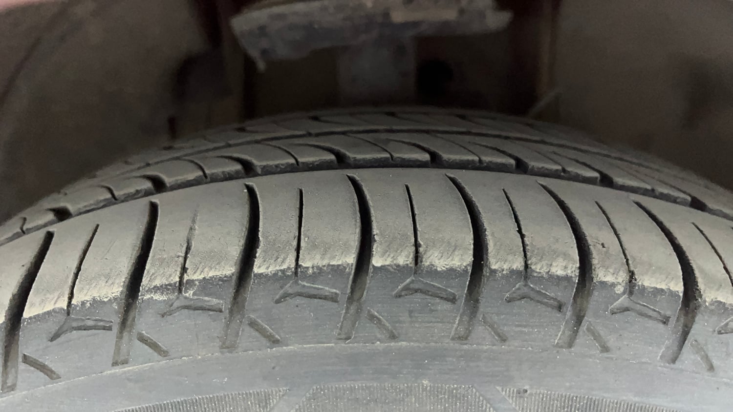 Used 2020 Tata Tiago XZ Plus Dual Tone Petrol Manual tyres RIGHT FRONT TYRE TREAD VIEW