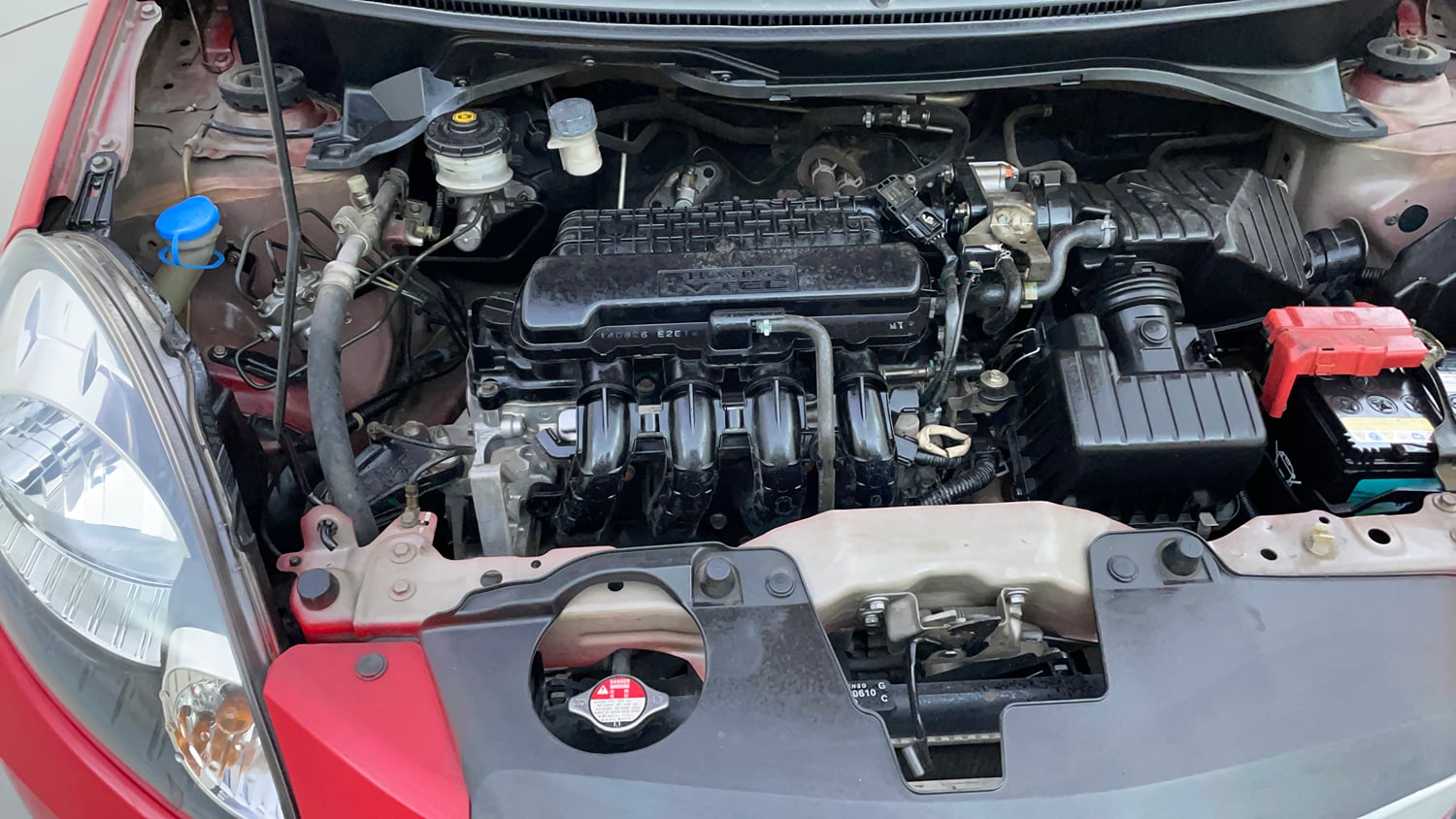 Used 2014 Honda Brio S MT Petrol Manual engine ENGINE RIGHT SIDE VIEW