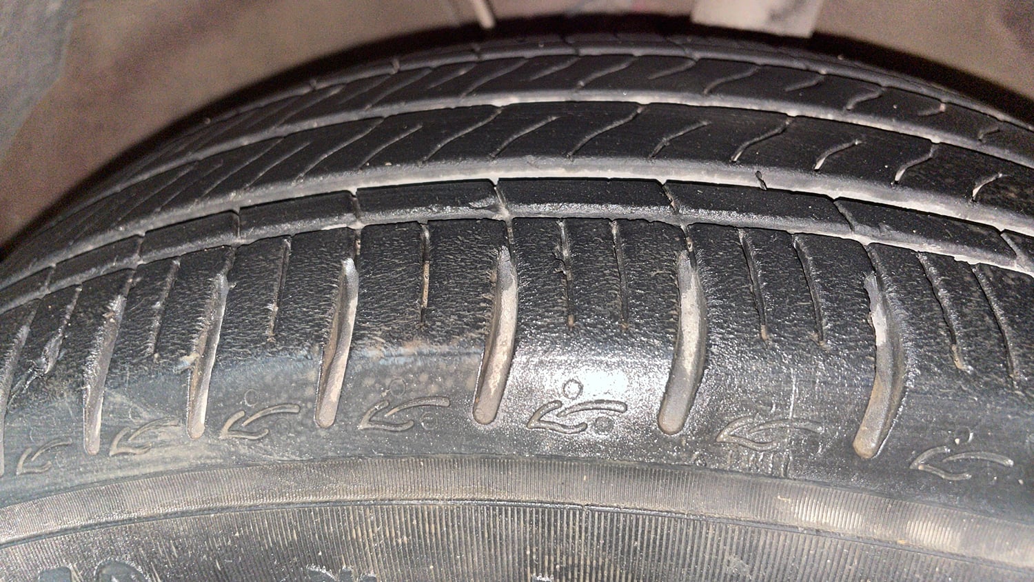 Used 2021 Hyundai Grand i10 Nios Asta AMT 1.2 Kappa VTVT Petrol Automatic tyres RIGHT FRONT TYRE TREAD VIEW