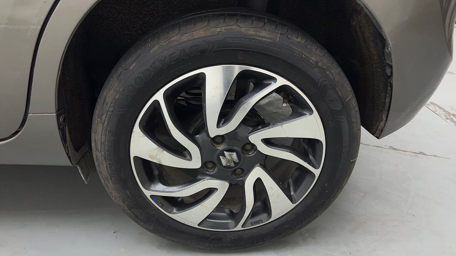Used 2020 Maruti Suzuki Baleno Alpha Petrol Manual tyres LEFT REAR TYRE RIM VIEW