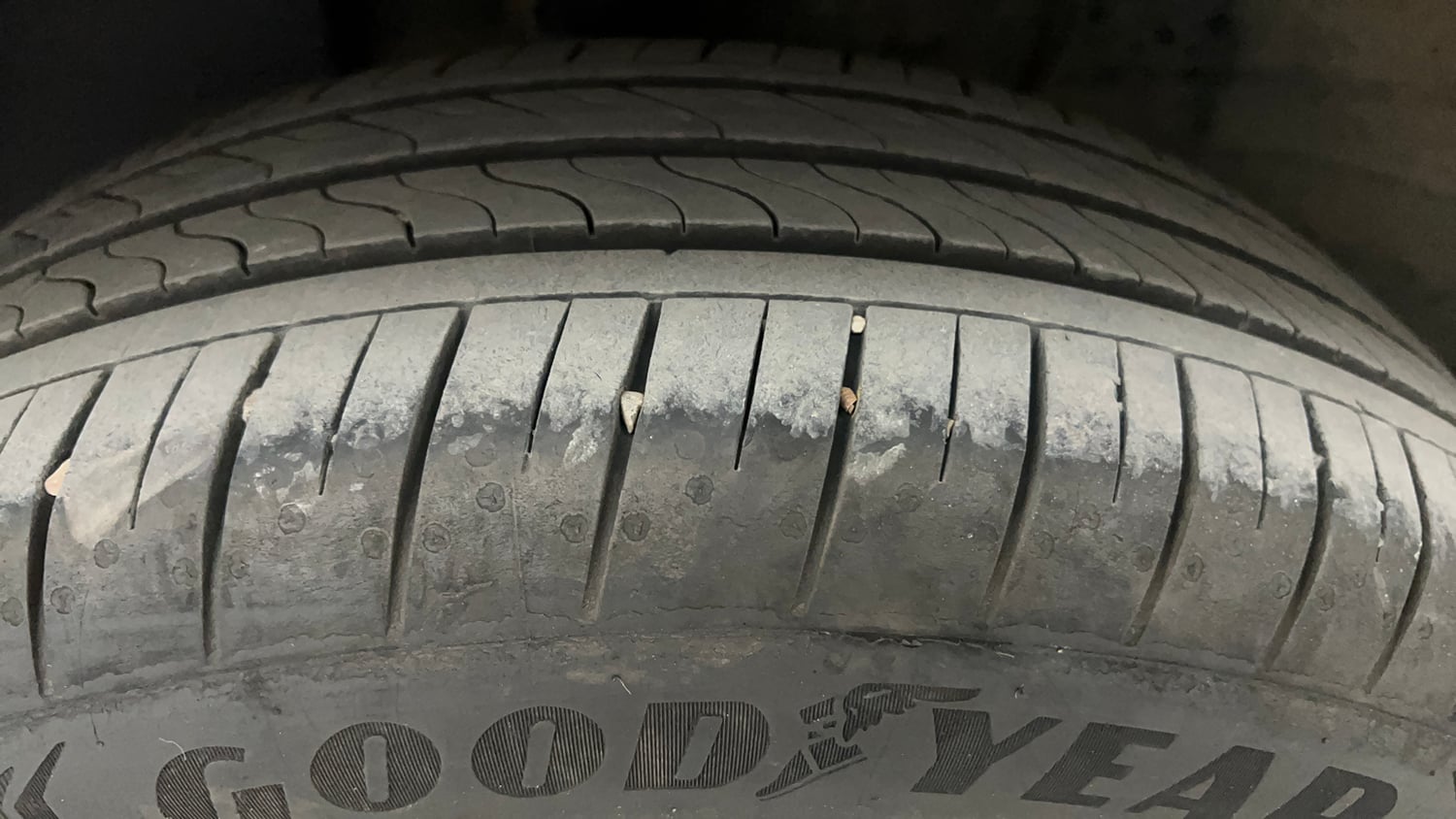 Used 2022 Tata Altroz XZA Petrol Petrol Automatic tyres RIGHT REAR TYRE TREAD VIEW