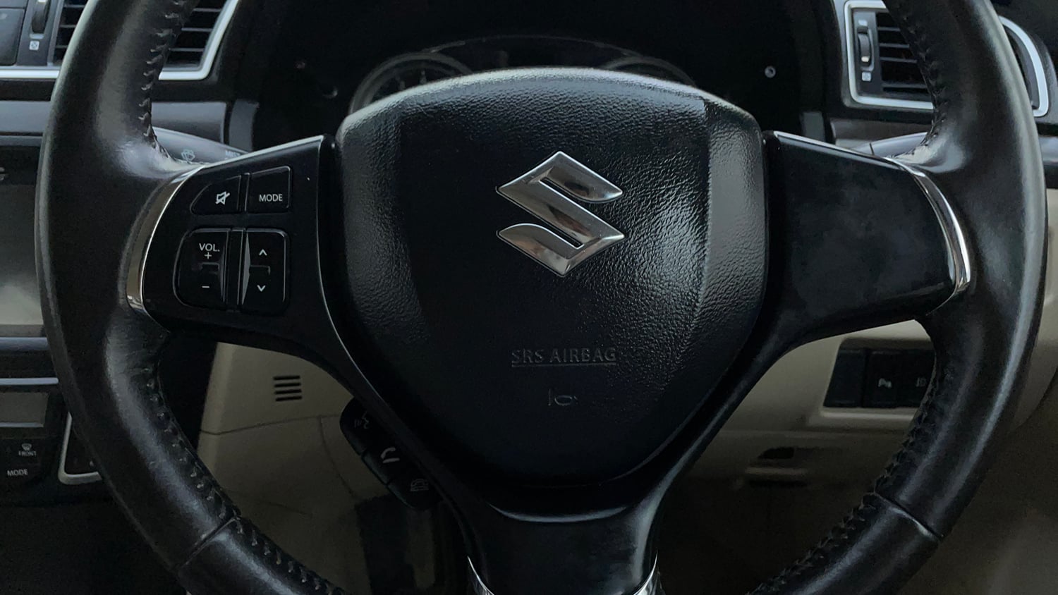 Used 2017 Maruti Suzuki Ciaz ZXi  AT Petrol Automatic top_features Airbags