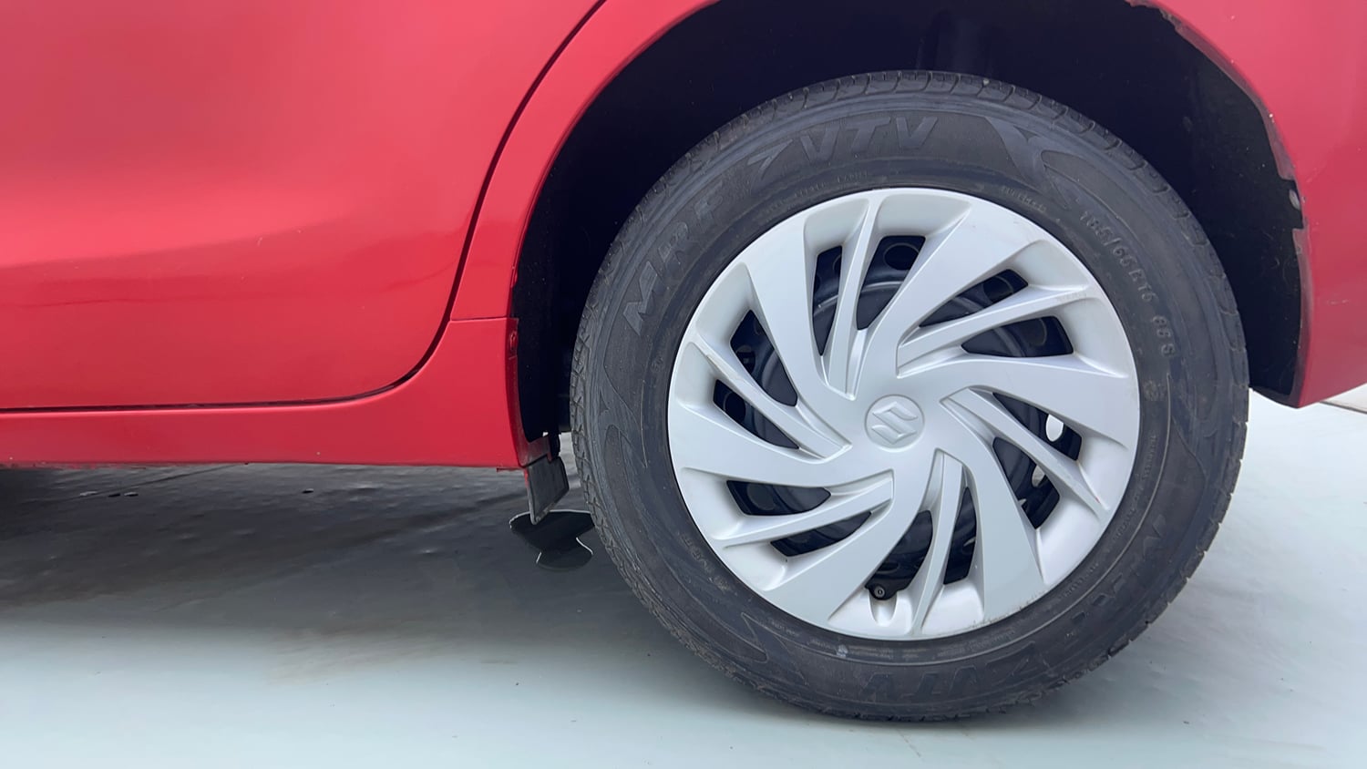 Used 2016 Maruti Suzuki Baleno Delta 1.2 AT Petrol Automatic tyres LEFT REAR TYRE RIM VIEW