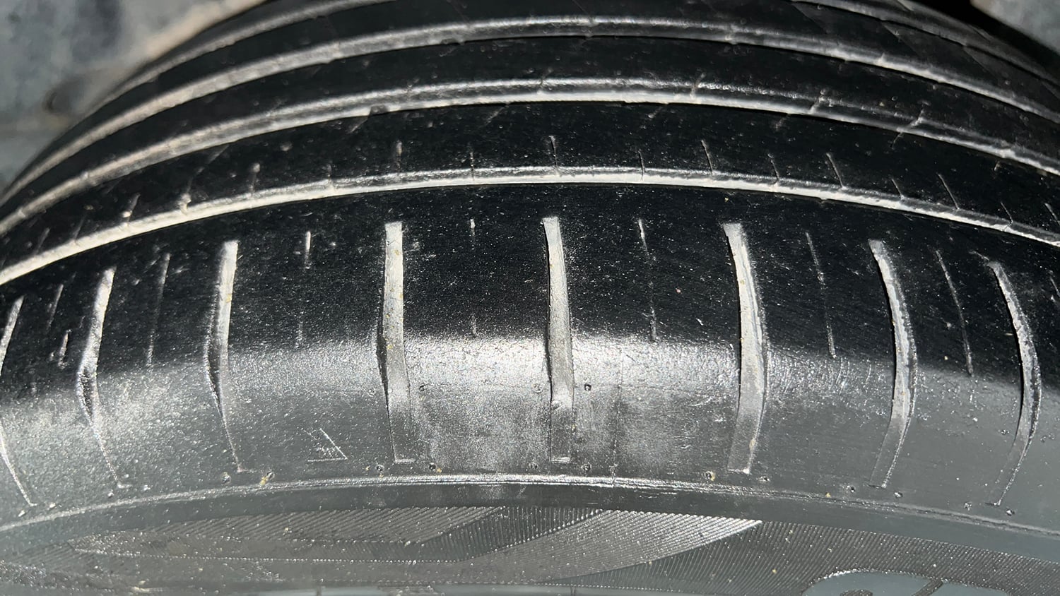 Used 2022 Maruti Suzuki Baleno Zeta MT Petrol Manual tyres LEFT REAR TYRE TREAD VIEW
