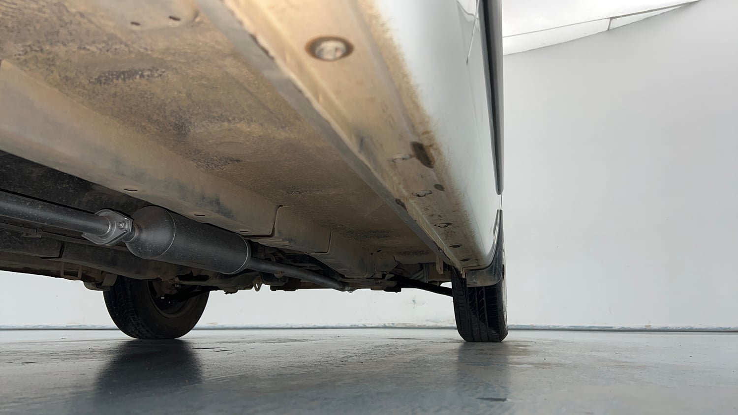 Used 2016 Maruti Suzuki Wagon R VXI Petrol Manual extra REAR RIGHT UNDERBODY VIEW