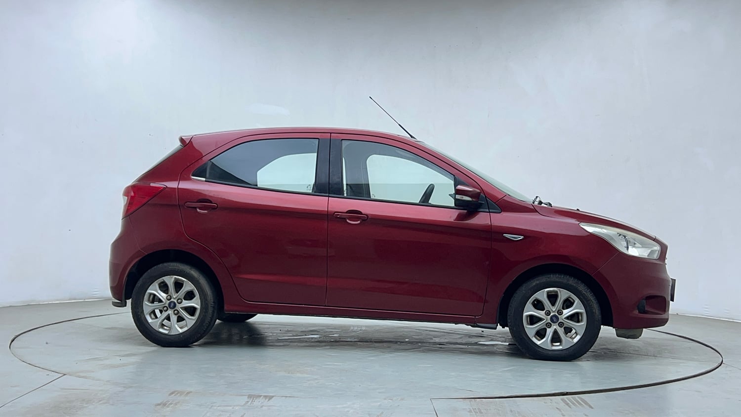 Used 2016 Ford Figo Titanium1.5 TDCi Diesel Manual exterior RIGHT SIDE VIEW
