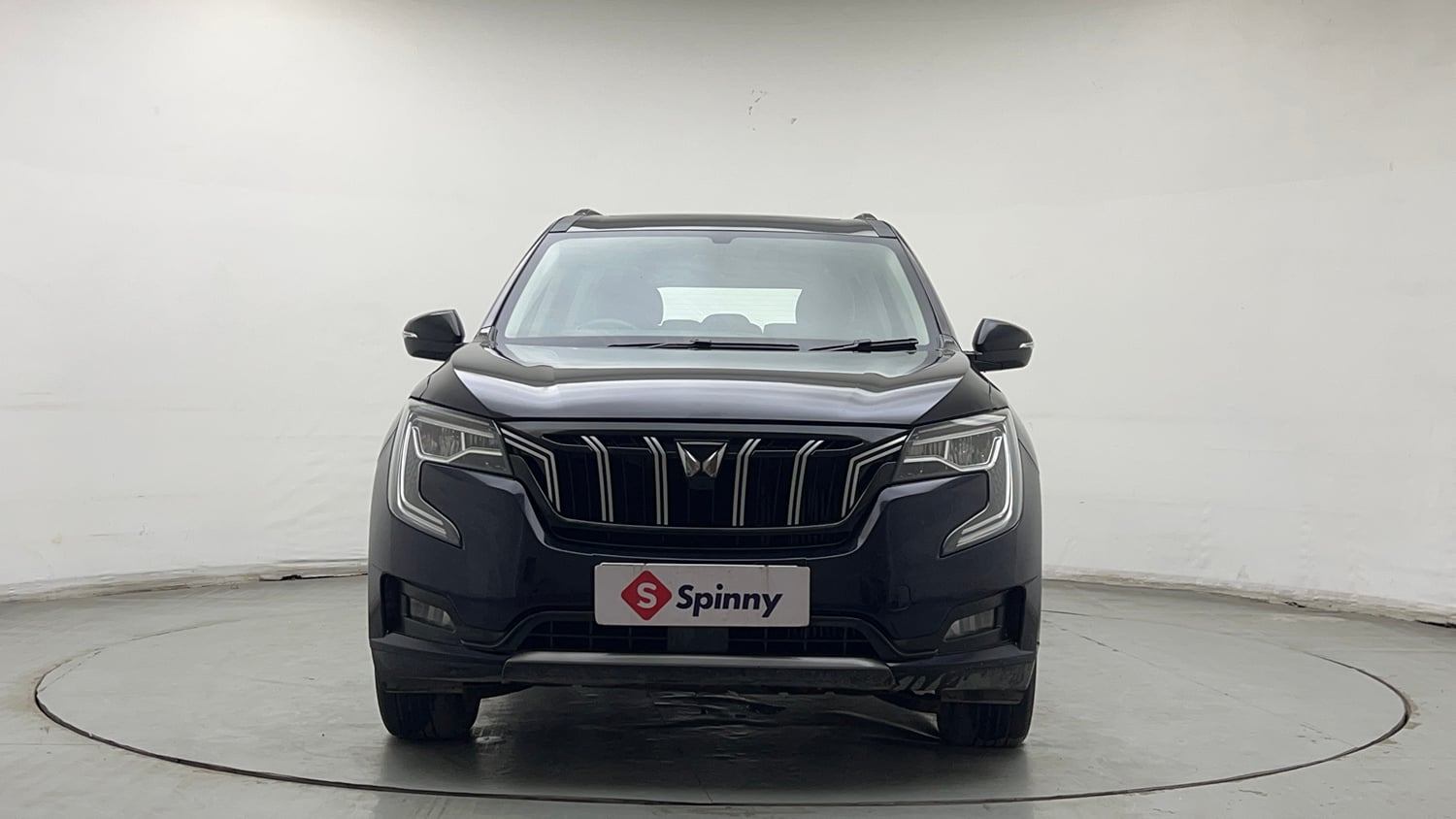 Used 2024 Mahindra XUV700 AX 5 Diesel AT 7 STR Diesel Automatic exterior FRONT VIEW