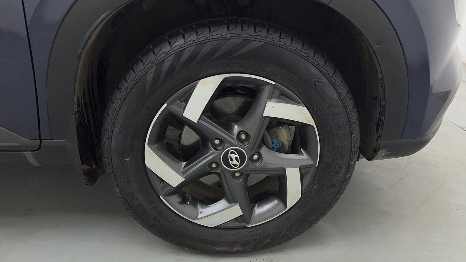 Used 2019 hyundai Venue SX 1.0 Turbo Petrol Petrol Manual tyres RIGHT FRONT TYRE RIM VIEW