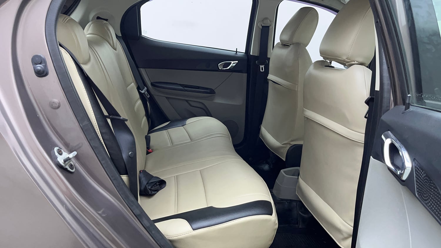 Used 2018 Tata Tiago Revotron XZ Petrol Manual interior RIGHT SIDE REAR DOOR CABIN VIEW