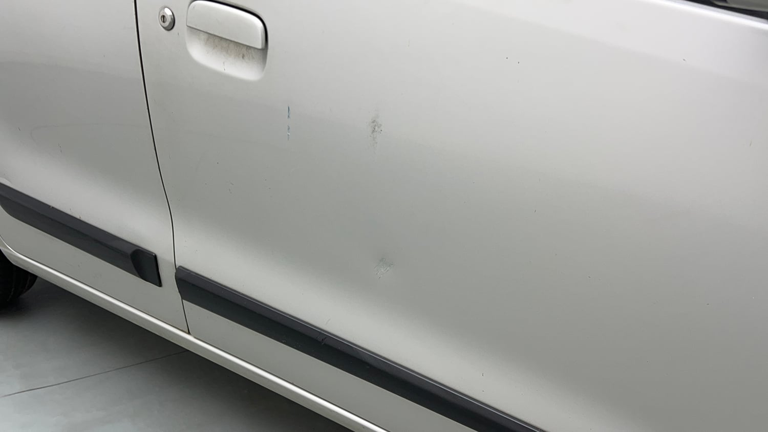 Used 2014 Maruti Suzuki Wagon R VXI Petrol Manual dents MINOR SCRATCH