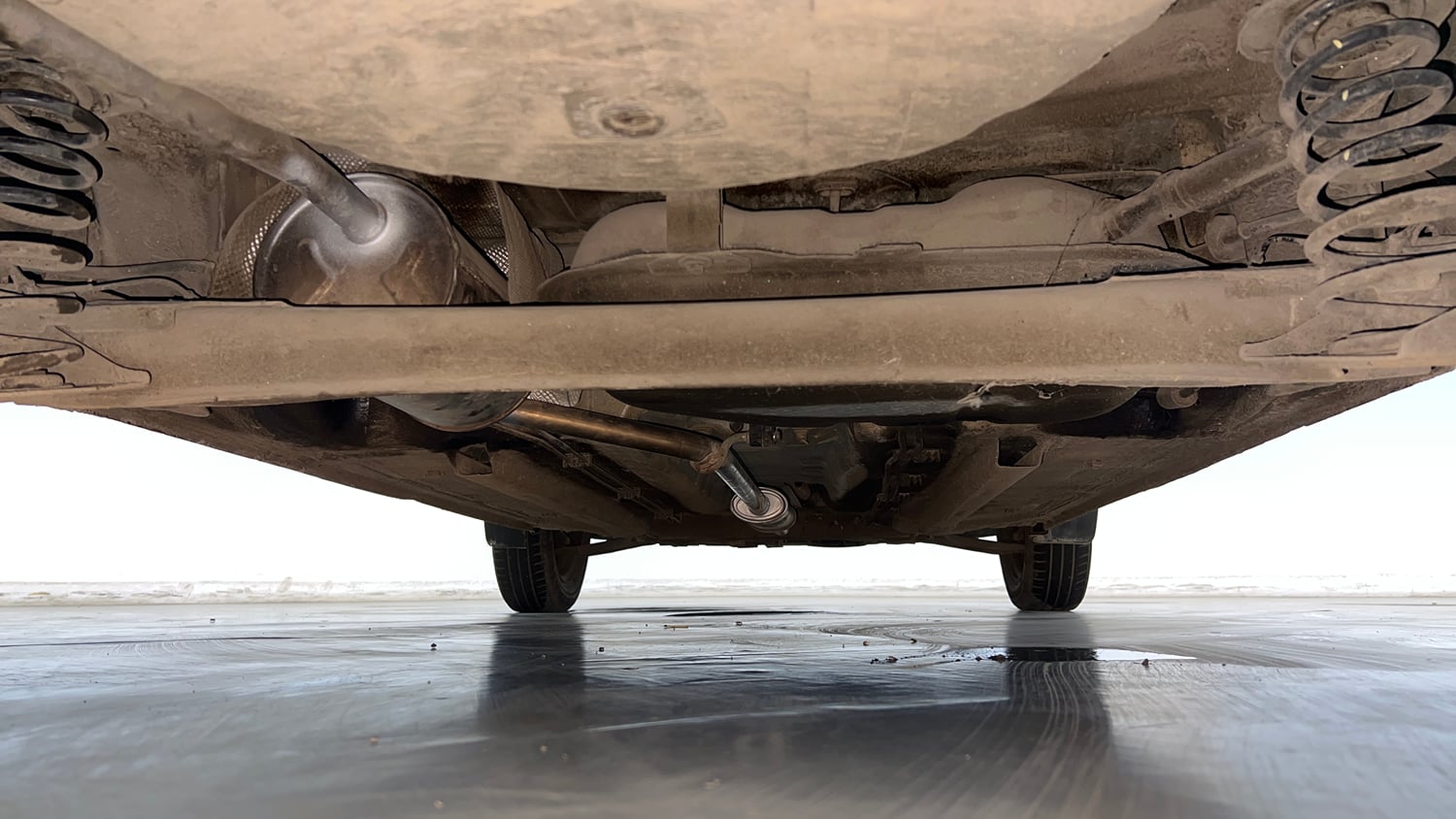 Used 2022 Renault Kwid CLIMBER AMT Petrol Automatic extra REAR UNDERBODY VIEW (TAKEN FROM REAR)