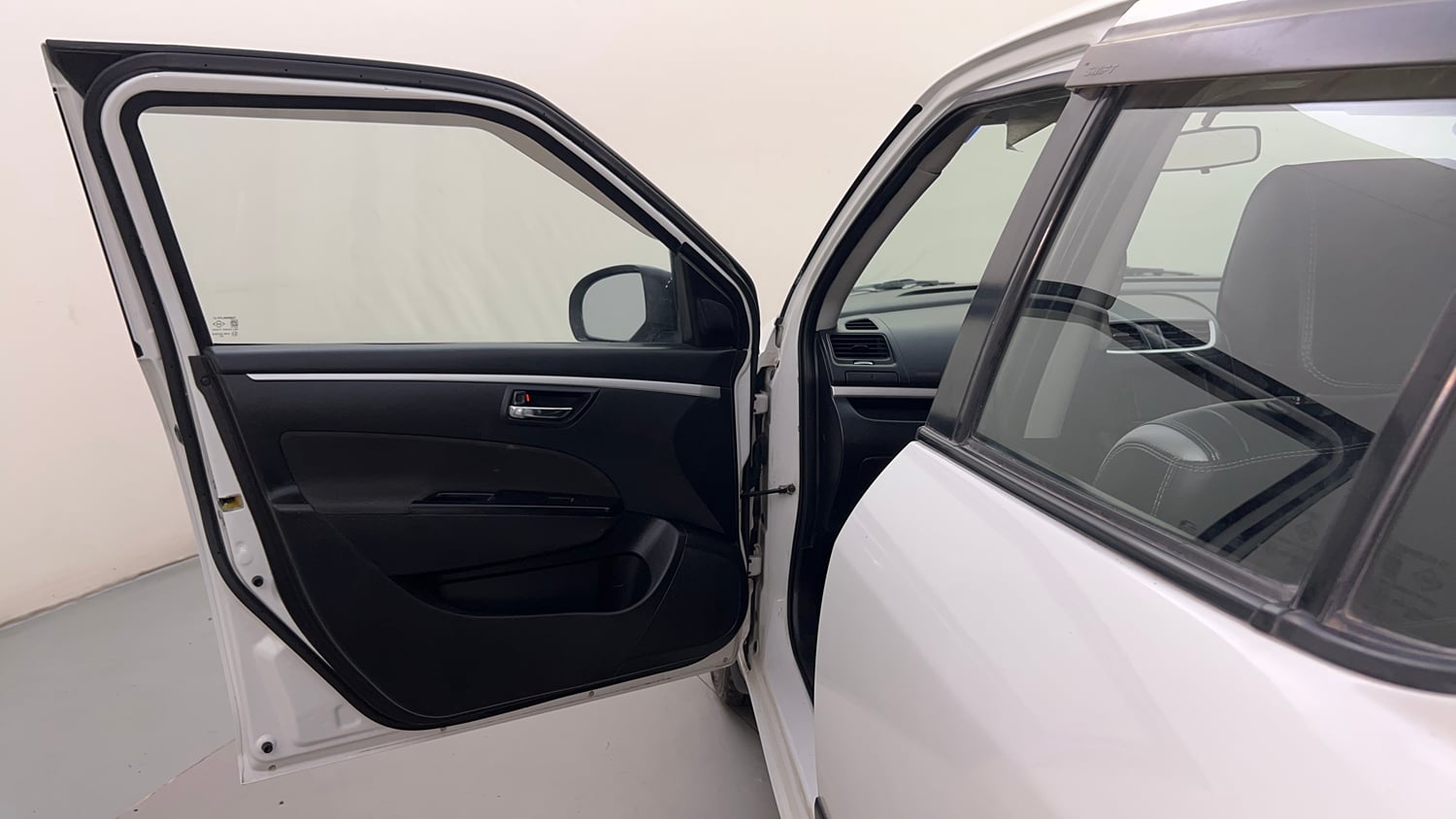 Used 2016 Maruti Suzuki Swift ZXi Petrol Manual interior LEFT FRONT DOOR OPEN VIEW