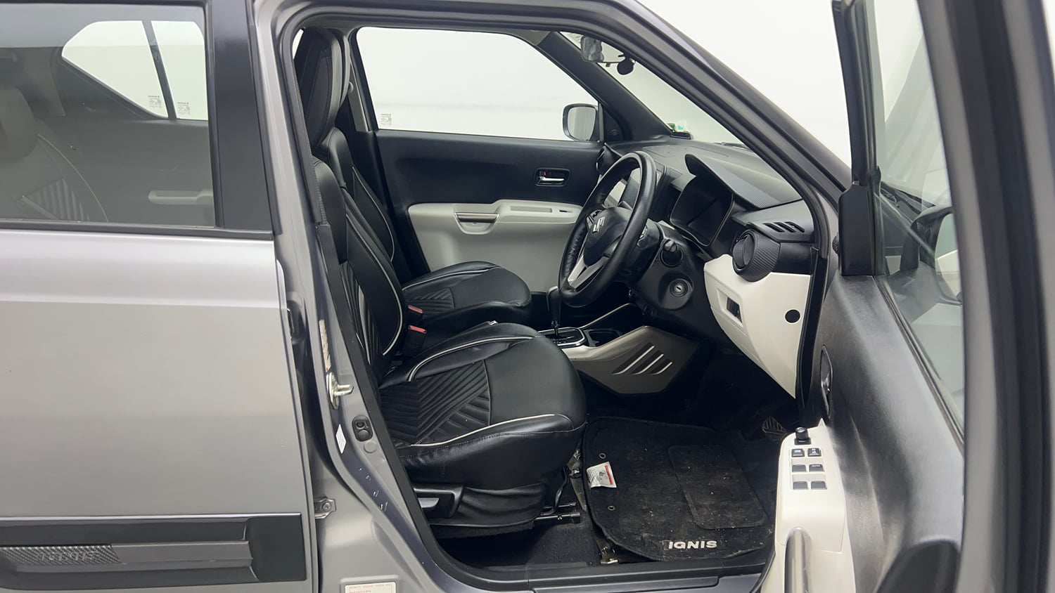 Used 2018 Maruti Suzuki Ignis Delta 1.2 AMT Petrol Automatic interior RIGHT SIDE FRONT DOOR CABIN VIEW