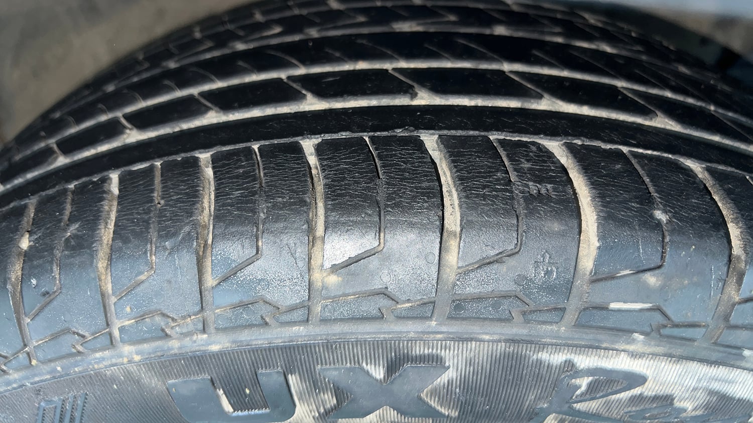 Used 2023 Kia Seltos GTX Plus 1.4 Petrol Manual tyres RIGHT FRONT TYRE TREAD VIEW