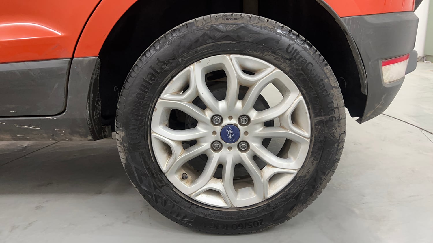 Used 2016 Ford EcoSport Titanium 1.5L Ti-VCT AT Petrol Automatic tyres LEFT REAR TYRE RIM VIEW